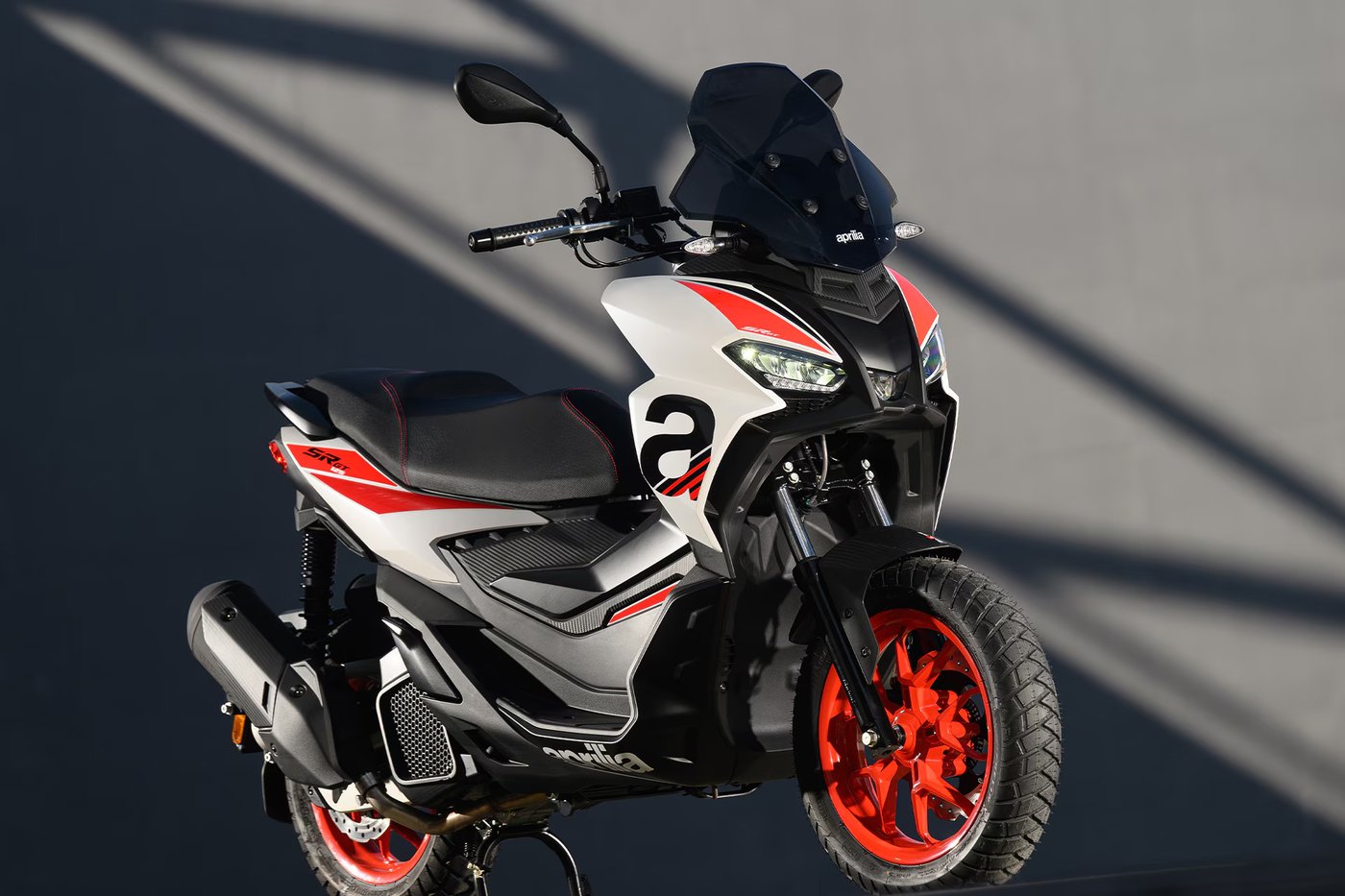 Aprilia SR GT 200